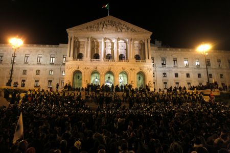 Πορτογαλία: Κατά της λιτότητας διαδήλωσαν 15.000 αστυνομικοί