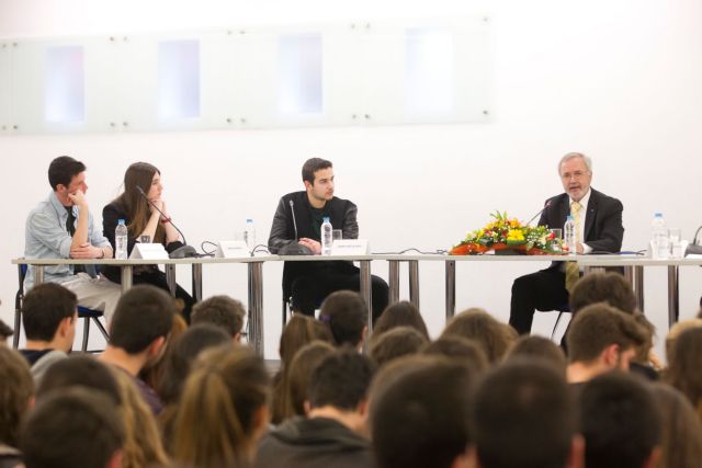 Βέρνερ Χόιερ: «Προετοιμαστείτε για την ανάκαμψη»