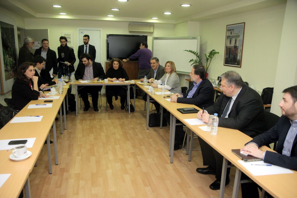 ΠαΣοΚ: Ροκ εν ρολ στο Πολιτικό Συμβούλιο