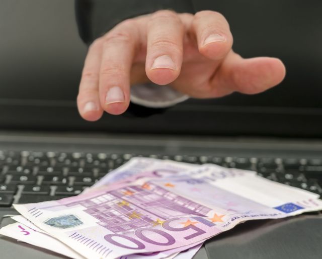 Ψάχνουν απάτη γυναίκας «εφέτη» με θύματα συνεργάτες υπουργών