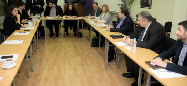 Νέα σύμβολα, παλιοί καβγάδες…