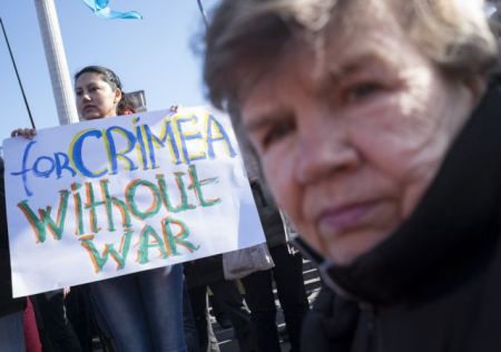 Πρώτη συνάντηση ουκρανικής-ρωσικής πλευράς μετά την κρίση στην Κριμαία