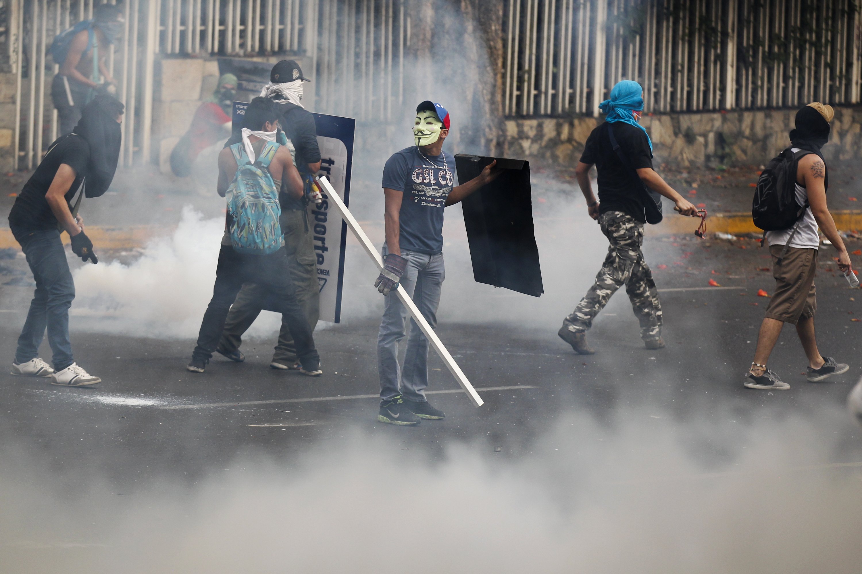 Βενεζουέλα: Πορείες με άδειες κατσαρόλες εναντίον του Μαδούρο