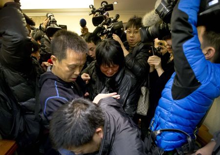 Θρίλερ με το χαμένο Boeing της Μαλαισίας – Στο σκοτάδι οι έρευνες – όλα τα ενδεχόμενα ανοικτά