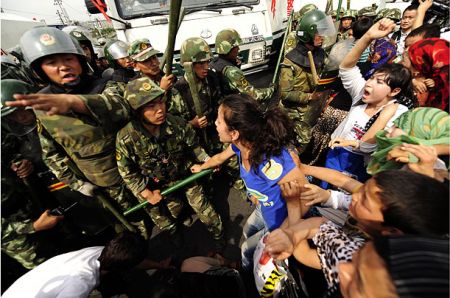 Κίνα: Γκρεμίζουν χιλιάδες σπίτια Ουιγούρων