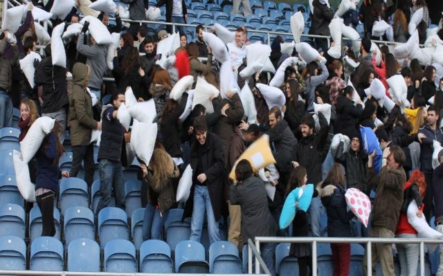 Βρετανικός μαξιλαροπόλεμος για… ελληνικά σχολεία και ιδρύματα