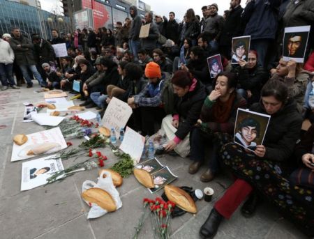 Ψωμί, αίμα και ελευθερία