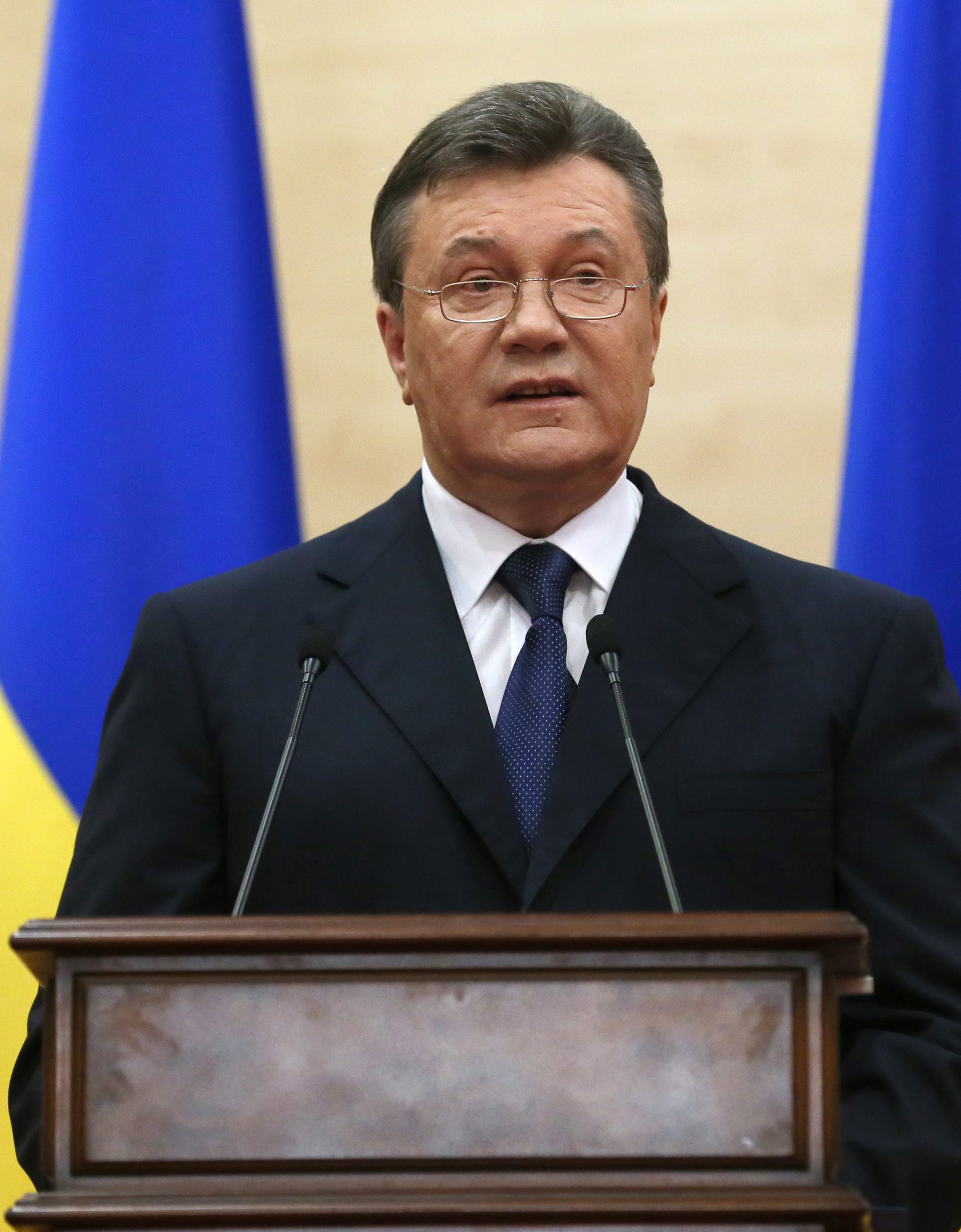 O Γιανουκόβιτς ζητά δημοψηφίσματα σε όλη την Ουκρανία