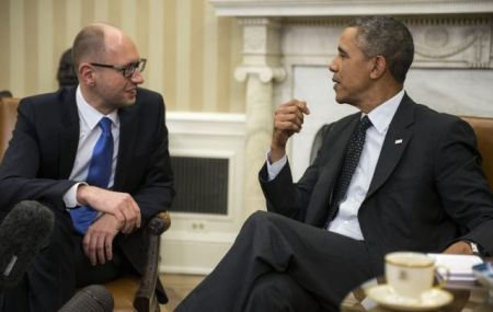 Με κυρώσεις απειλεί τη Ρωσία ο Ομπάμα, στηρίζει Γιάτσενιουκ