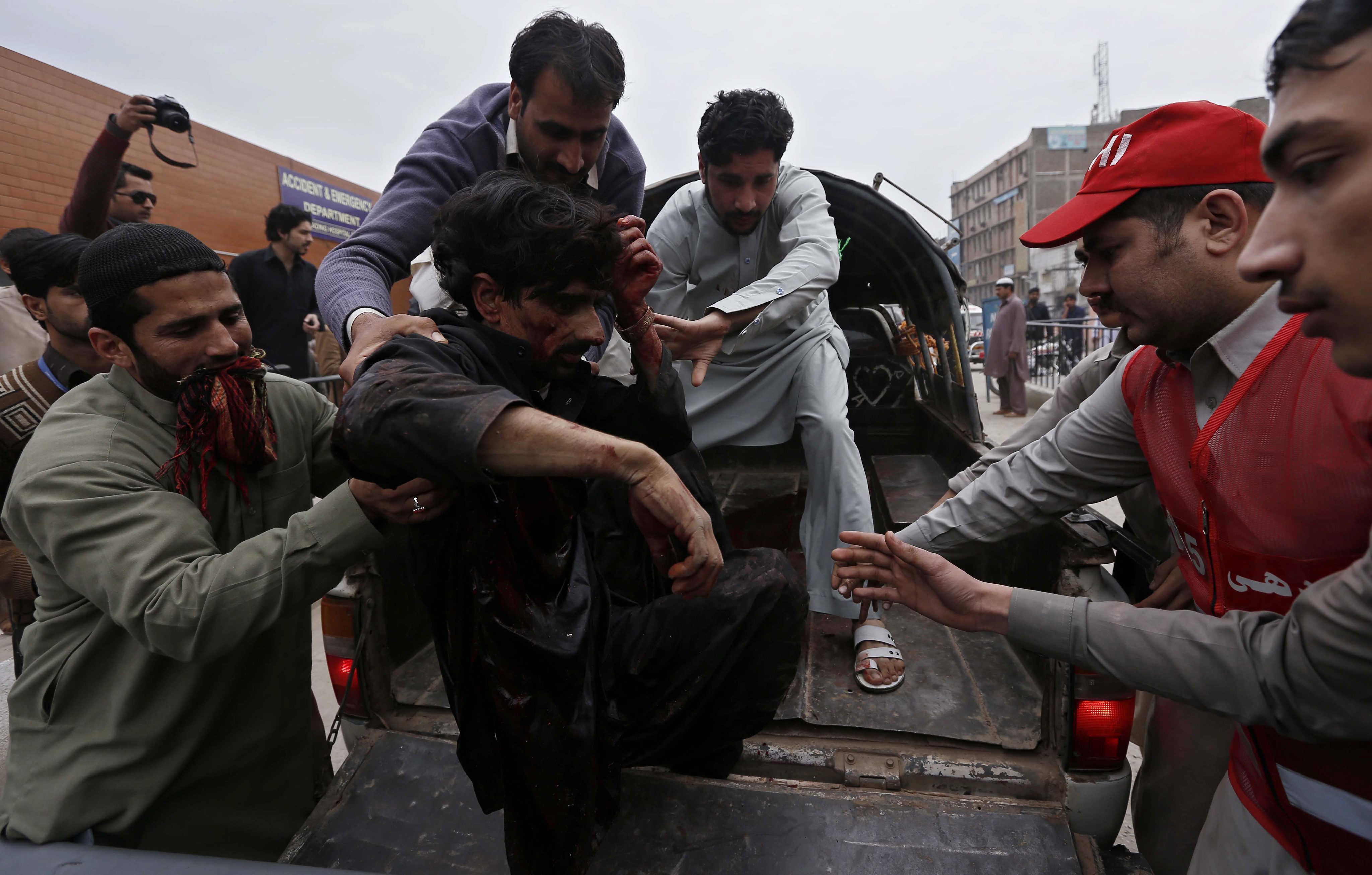 Τουλάχιστον δέκα νεκροί από επίθεση σε λεωφορείο στο Πακιστάν