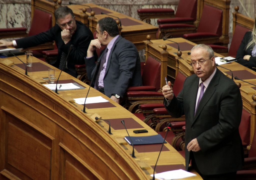 Αποσύρθηκε η διάταξη για απέλαση των μεταναστών