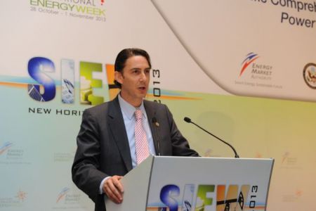 Εϊμος Χοκστάιν: Μη βιάζεστε με το φυσικό αέριο