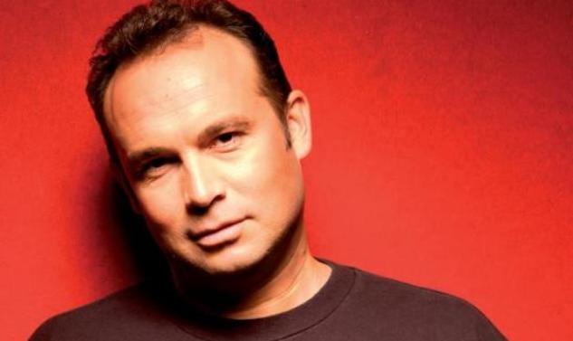 Ο Κώστας Μακεδόνας «Αυτοπροσώπως» στον Νίκο Θρασυβούλου