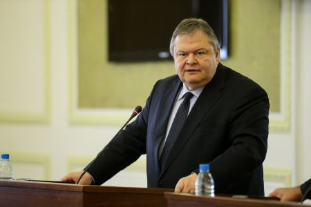 Ο Ευ. Βενιζέλος διαψεύδει τα περί επιτρόπου στην ΕΕ