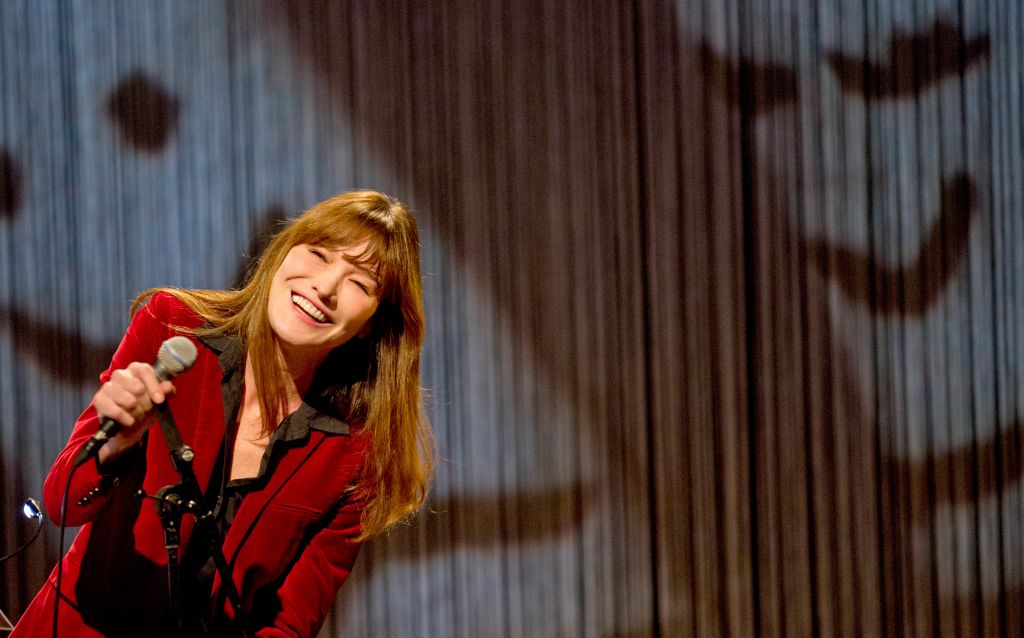 Κάρλα Μπρούνι: Οικοδέσποινα εκπομπής για τη Γαλλία στο BBC2