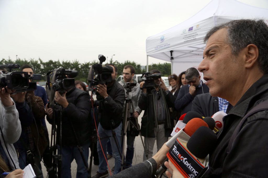 Θεοδωράκης:Στην άκρη οι μαθουσάλες της πολιτικής για να φανεί ο ήλιος