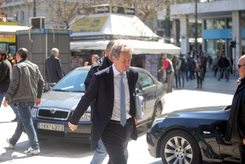 Η τρόικα συζητά με τον Ι. Τέντε για τη διαφθορά στο Δημόσιο