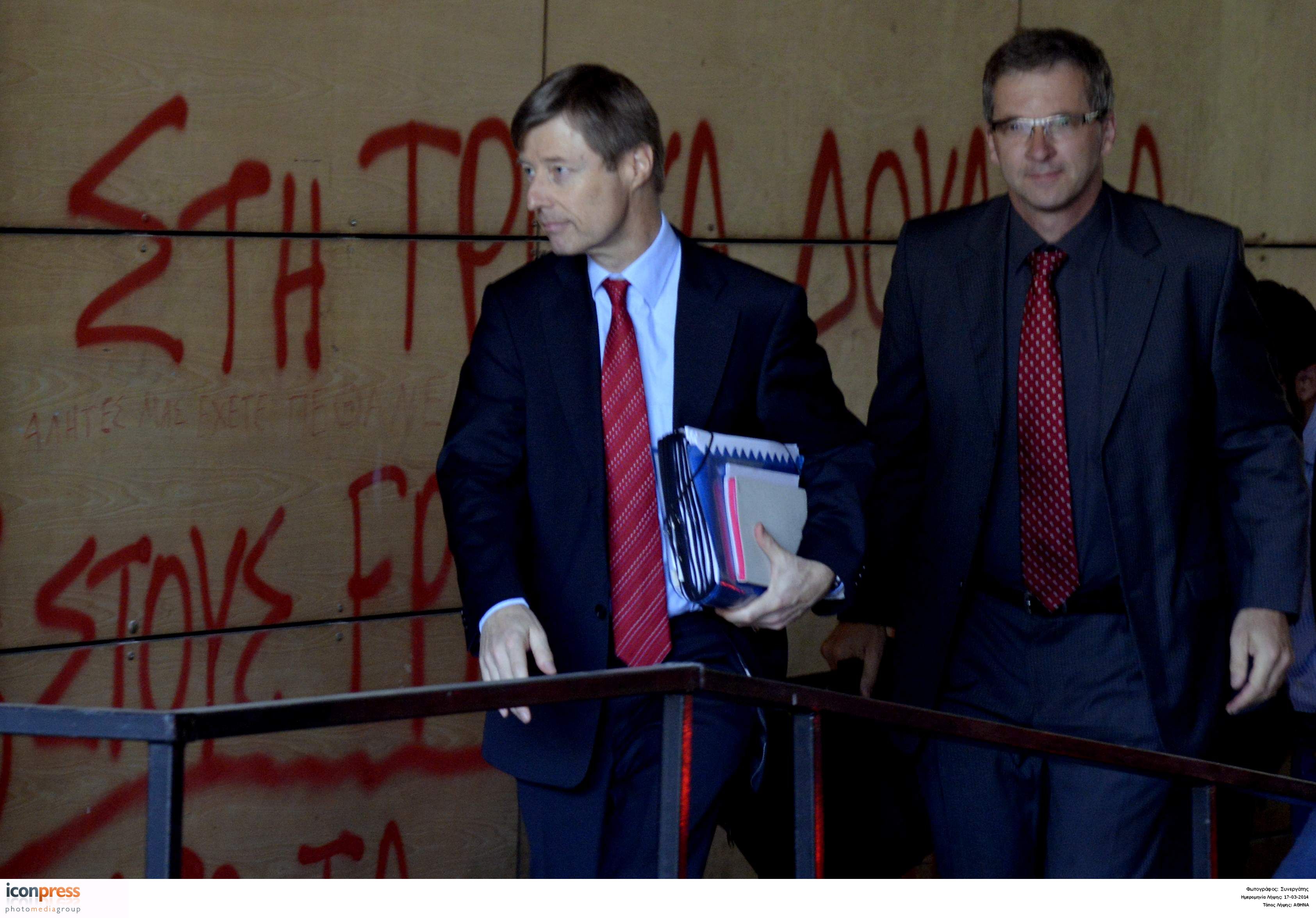 Εκλεισε η συμφωνία κυβέρνησης-τρόικας – Τι αποφασίστηκε για απολύσεις σε Δημόσιο και ιδιωτικό τομέα