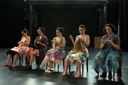 Η «Κοιλάδα των εκπλήξεων» στο Δημοτικό Θέατρο Πειραιά