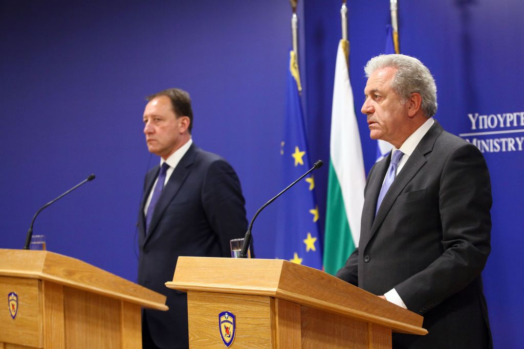 Αβραμόπουλος: Δεν θα υπάρξει άλλη επιβάρυνση για τα υποβρύχια