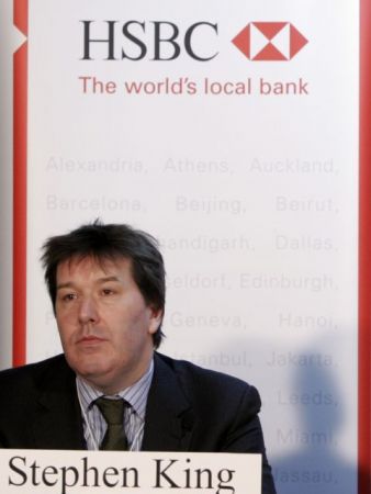 Στίβεν Κινγκ: Ο αποπληθωρισμός απειλεί την ανάπτυξη