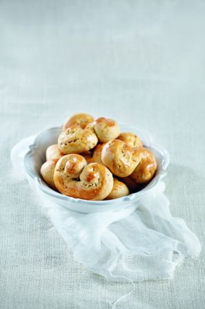 Αφράτα κουλουράκια με φουντούκια