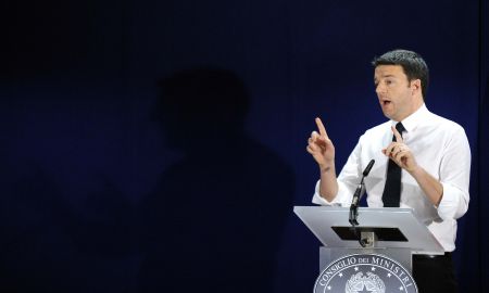 Ρέντσι: Ζητά ψήφο εμπιστοσύνης από τη Γερουσία για κατάργηση 110 νομών