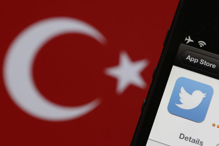 Γκιουλ: Νομικά αδύνατη η απαγόρευση του Twitter, σύντομα η λύση | tovima.gr