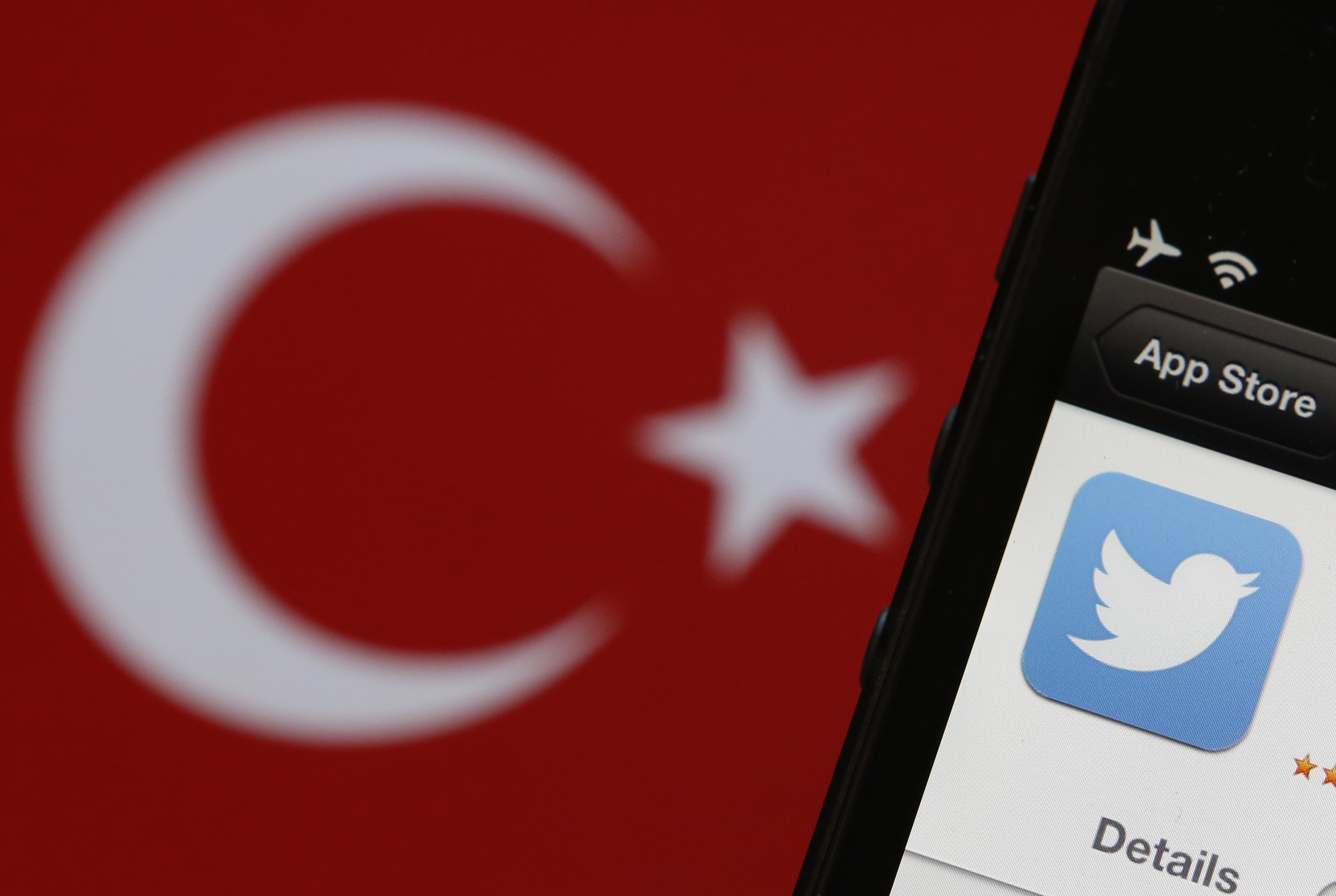 Γκιουλ: Νομικά αδύνατη η απαγόρευση του Twitter, σύντομα η λύση