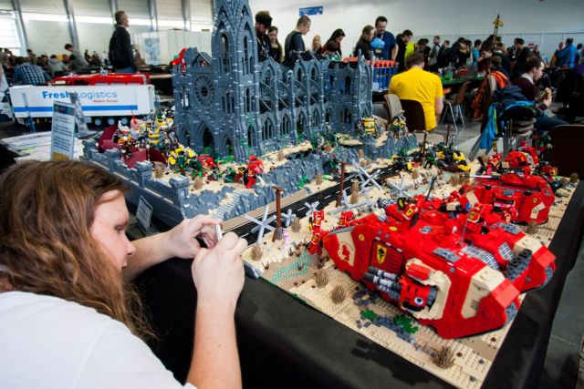 Lego: «Τούβλο-τούβλο» στην κερδοφορία