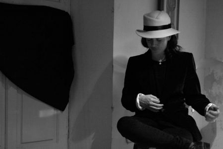 Κερδίστε 5 διπλές προσκλήσεις για την παράσταση «Η Ευαίσθητη Δημοκρατία»