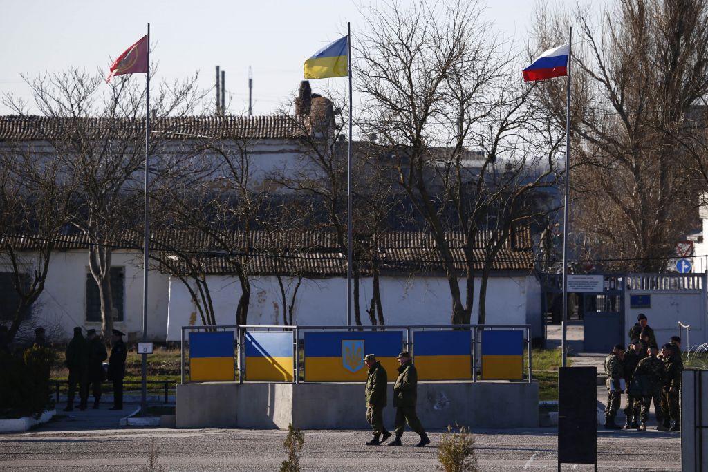 Αποσύρονται οι ουκρανικές δυνάμεις από την Κριμαία