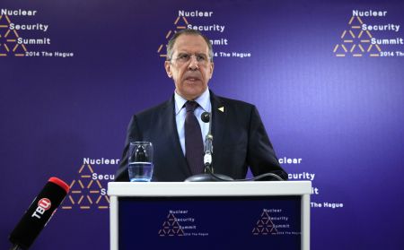 Σεργκέϊ Λαβρόφ: «Θα κρατήσουμε επαφές με το Κίεβο»