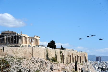 Πέντε μαχητικά θα πετάξουν πάνω από την Αθήνα