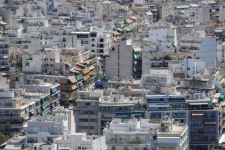 Λιγότερος φόρος για τις αγοραπωλησίες ακινήτων