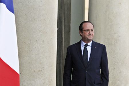 Ολάντ: «Η κυβέρνηση πρέπει να διδαχθεί από τις δημοτικές εκλογές»