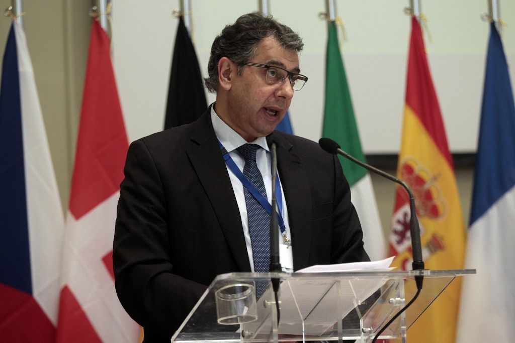 Οι 10 προτάσεις του ΕΒΕΠ για «ανοιχτά» Επιμελητήρια