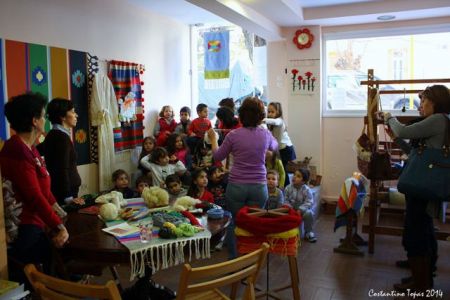 Μια κιβωτός και μια Γκάντι για την υφαντική τέχνη