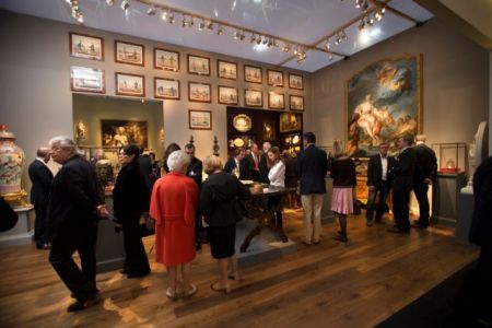 Πωλούνται τα τσόκαρα του Γκογκέν