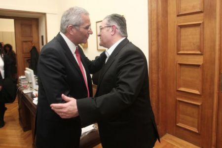 Το Κυπριακό και η «διχοτόμηση» ΚΚΕ – ΑΚΕΛ