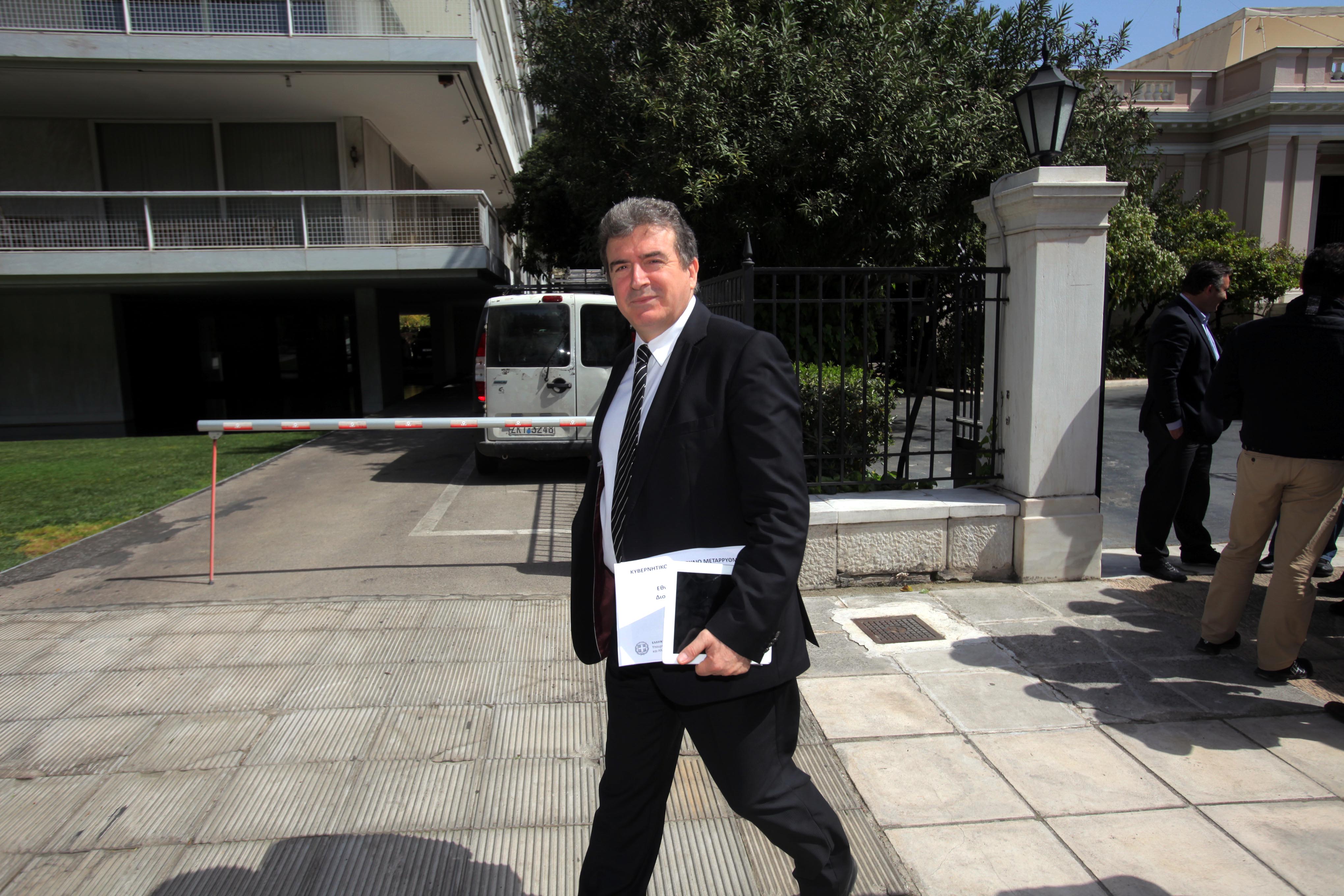 Χρυσοχοΐδης: Οταν ανέχεσαι τον φασισμό, παίζεις με τη δημοκρατία