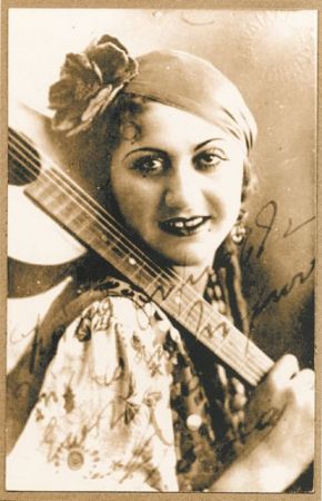 Βόλος: Εκλεψαν την προτομή της Σοφίας Βέμπο έξω από το δημαρχείο