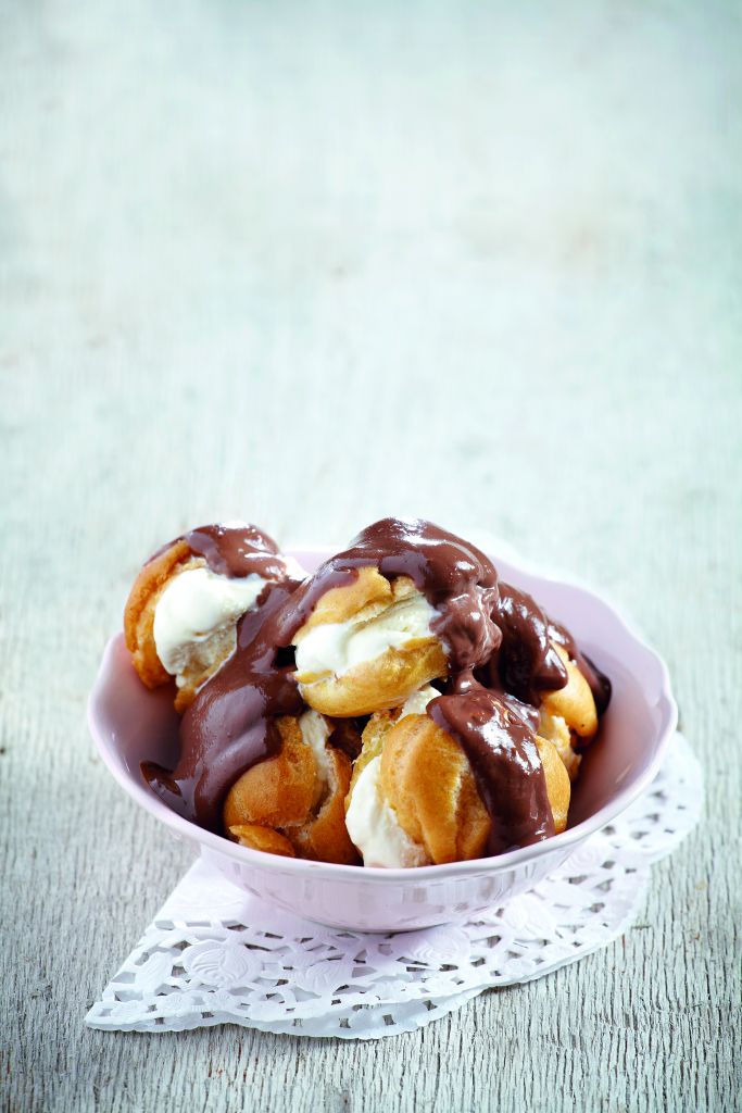 Προφιτερόλ με παγωτό