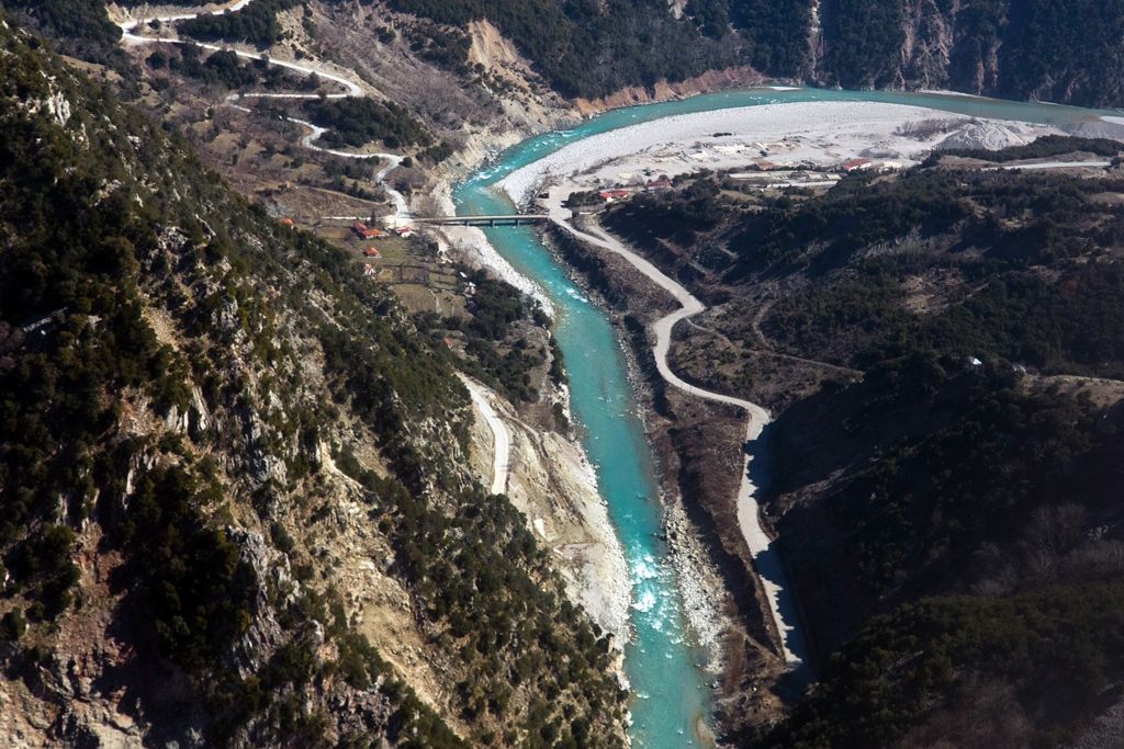 Στον Αχελώο η επίτροπος της ΕΕ για την περιφερειακή ανάπτυξη