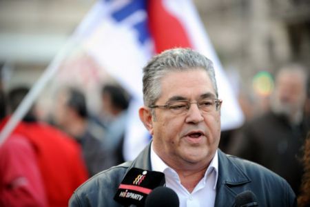 Koutsoumpas: “SYRIZA adopts PASOK’s corruption”