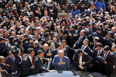 Είναι ο Ερντογάν πανίσχυρος όσο δείχνει;