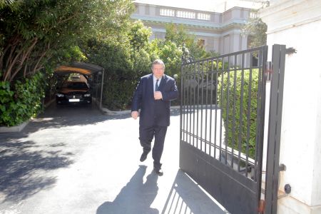 Κυβέρνηση: Οριστικό τέλος στα σενάρια τριπλών εκλογών