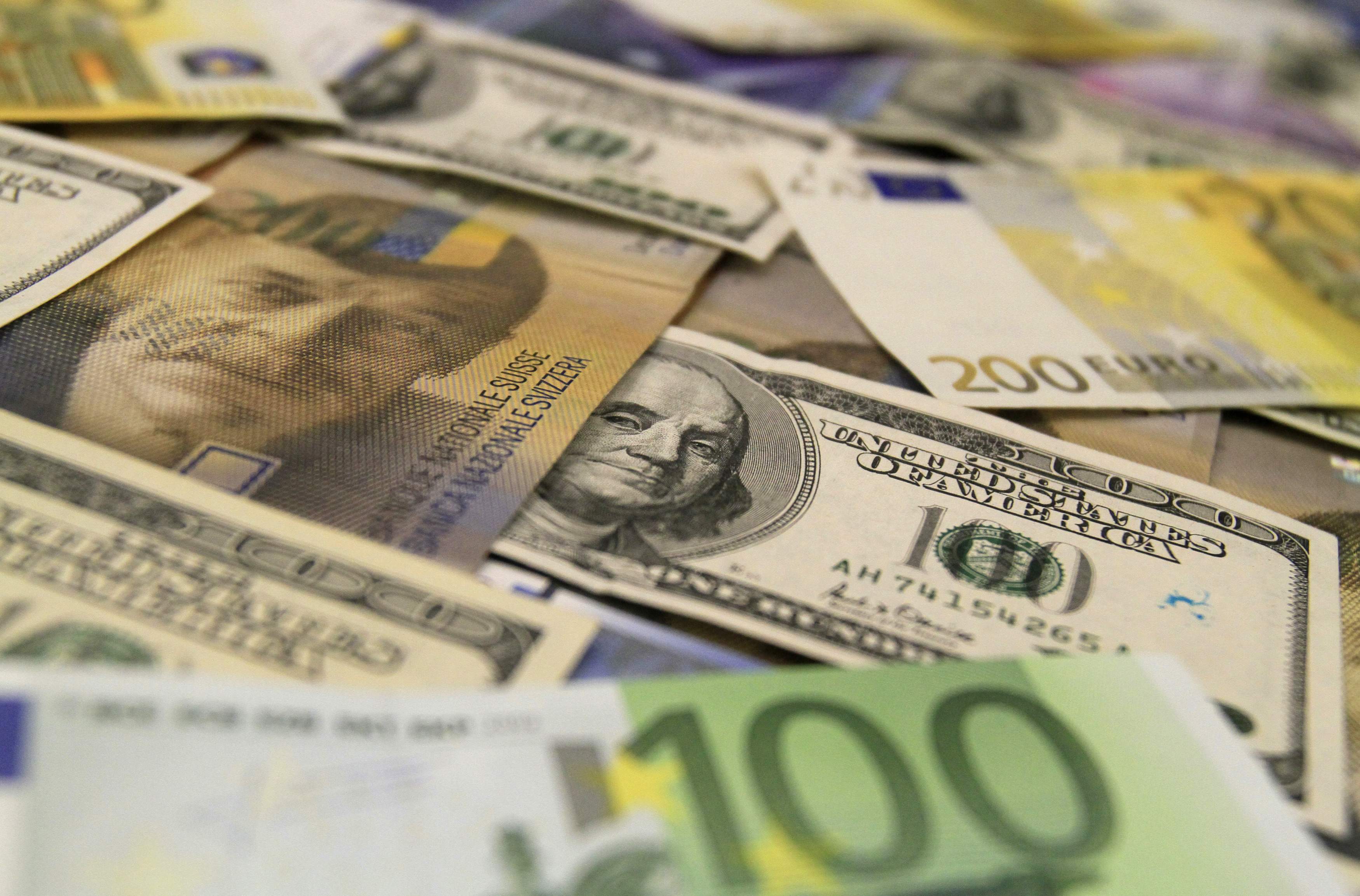Δικαιώνονται έναντι των τραπεζών δανειολήπτες σε ελβετικό φράγκο