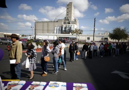 Ατέλειωτες ουρές στις ΗΠΑ για την εγγραφή στο Obamacare
