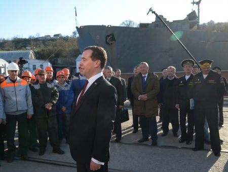 Μεντβέντεφ: Να μην επηρεαστούν οι οικονομικές σχέσεις με ΗΠΑ-Ευρώπη